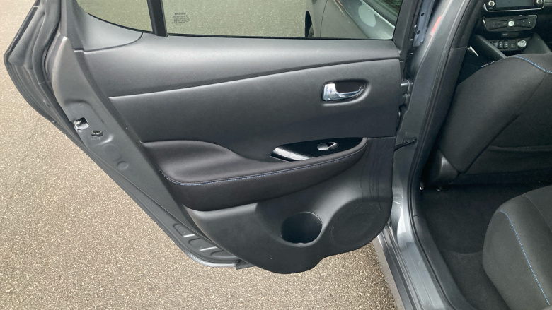 Nissan LEAF 110kW N-Connecta 39kWh 5dr Auto Electric Hatchback